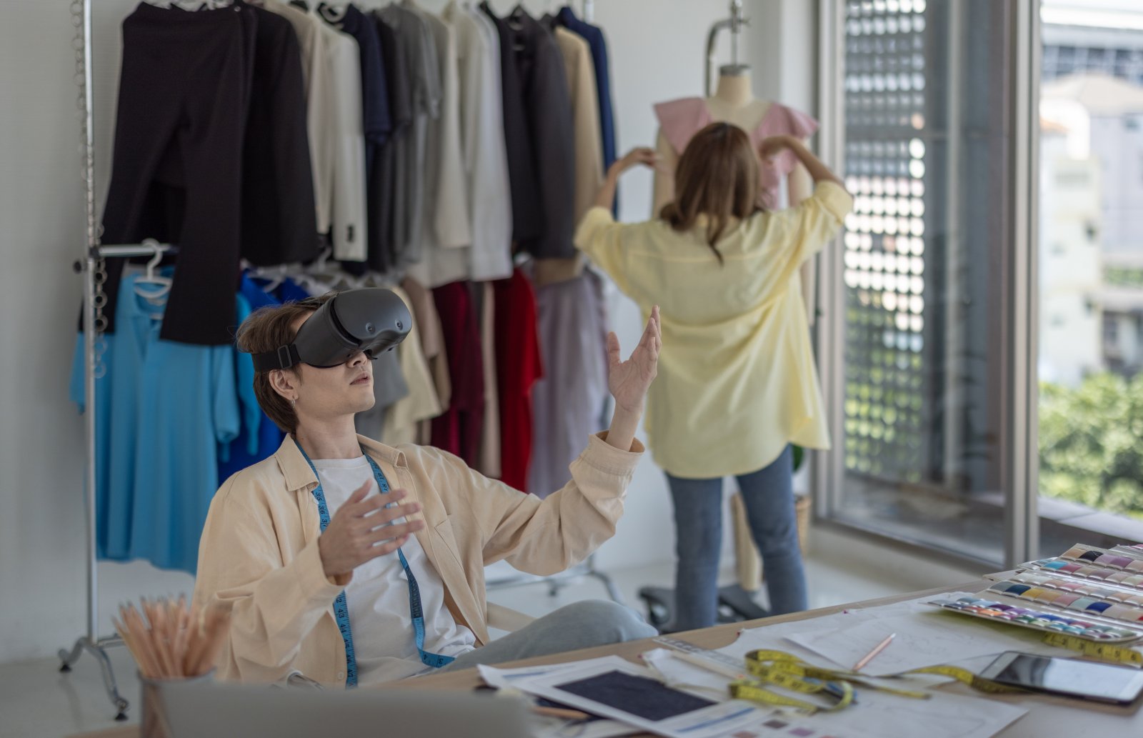 fashion designer using vr goggles 2025 01 09 21 55 29 utc